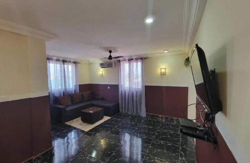 Pokuase Apartment | Lovely Exctv Apartment with Water Heater @Pokuasi