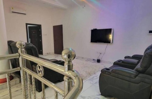 Accra House | 2 Bedroom Exctv Home @Sapeiman