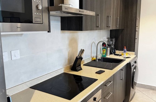 Cantonments Apartment | Luxury 3BR Apt w/ Pool, Gym Restaurant & DSTV - Embassy Gardens / 2 min from KIA