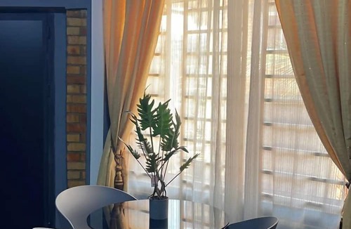 Pepease Apartment | Cozy Bricks Apartment