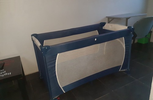 Lome House | Deluxe Twin Beds in Royal Blue Guest House and Bar