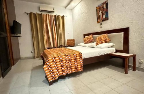 Lome Apartment | Lome Bamboo Lodge