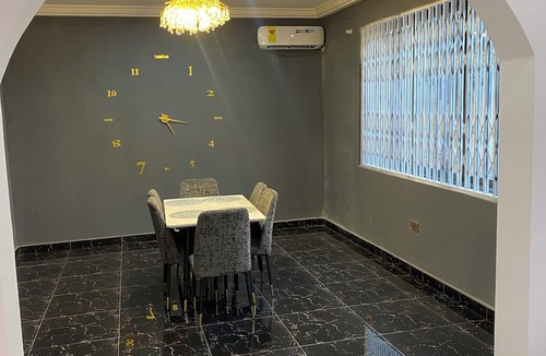 Prampram House | Spacious 7-bedroom house with WiFi and AC in Dawhenya