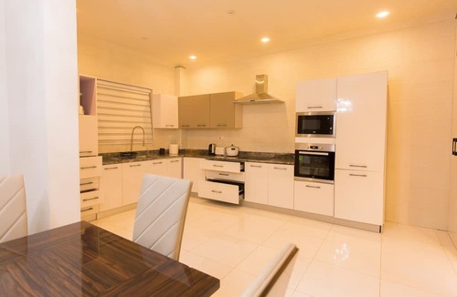 Kumasi Apartment | Plush 1 Bedroom Serviced Apartment @ Fairview-Kumasi