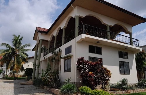 Ejisu Villa | Villa Sankofa