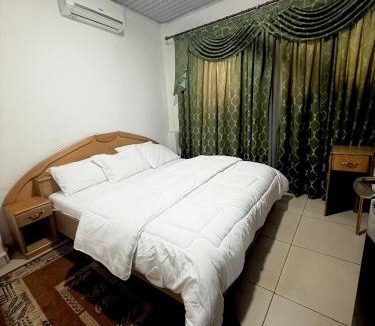 Kumasi Hotel | O Ansah Plaza Lodge