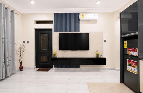 Ogbodjo Apartment | Maame's Court Apartments Spacious East Legon Stays