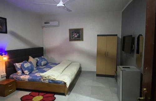 Accra Hotel | Hotel Caledonian