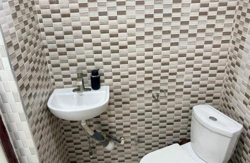 Ashanti Region House | Bright & Perfect 1-Bedroom Starlink, Laundry & AC