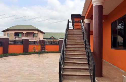 Ashanti Region House | Stylish 1-Bedroom with AC, Starlink & Laundry