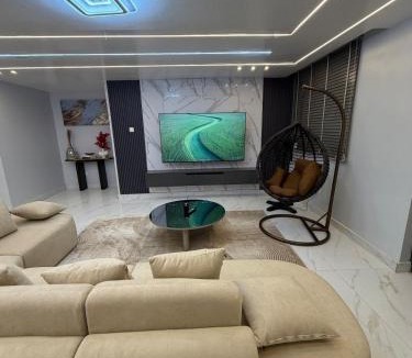 Kwabenyan Apartment | Nkrumah Heights Modern Luxury Stay