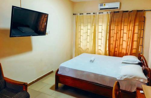 Madina Hotel | OyeㅤHotel