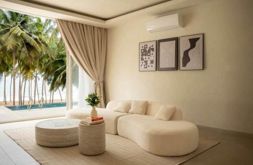Komenda House | Villa Yves: Private Oceanfront Villa in Elmina/Komenda