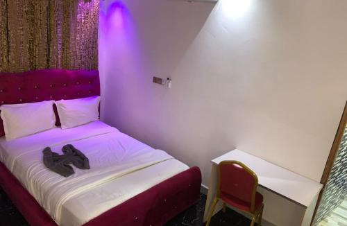 Oda Hotel | Isaac Palace Hotel