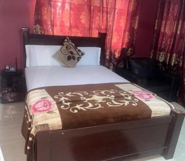 Mile 11 Hotel | Vihills Hotel