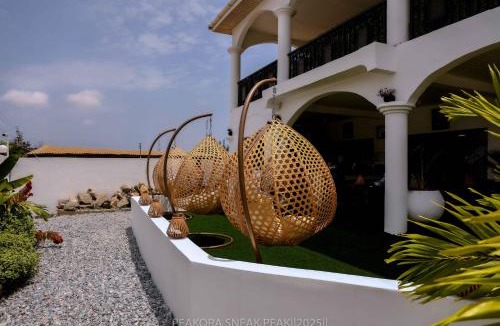 Accra Hotel | Wellbeing hide away