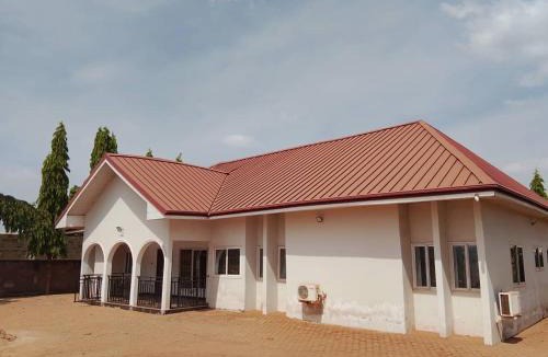 Tamale House | S & J Lodge with high speed Starlink WiFi