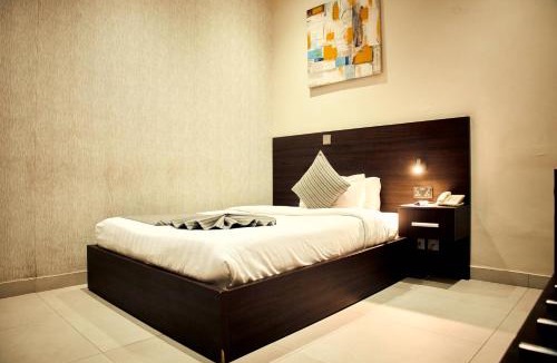 Cantonments Hotel | Midindi Hotel