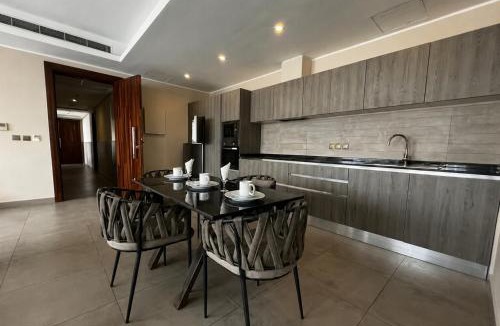 Osu Apartment | Modern Executive 2BR Near Oxford Street