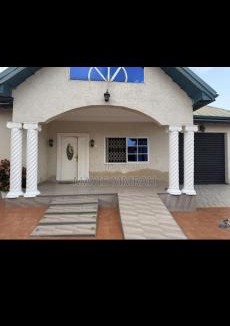 Mampong House | Four bedrooms house