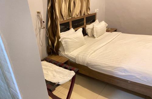 Prampram Hotel | Peach City Hotel