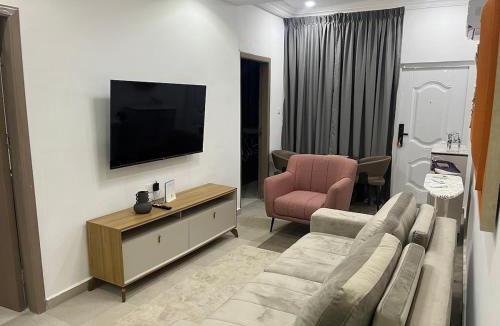 Agbogba Apartment | Cozy 2BR Apartment in Agbogba, Near Wisconsin Uni