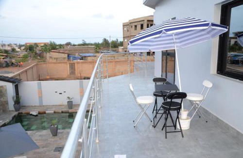 Lome Villa | VILLA ÉKÉ Baguida plage
