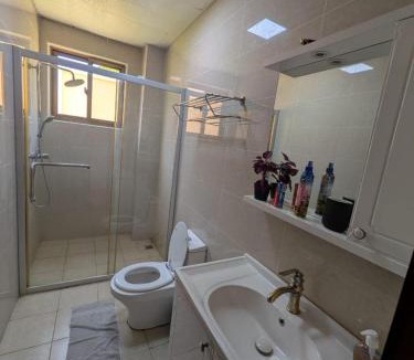 Weija House | Spacious 3BR, Minutes from West Hills Mall