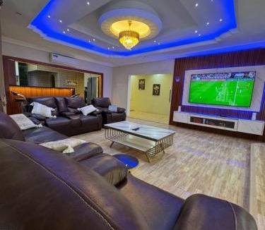 Tokuse House | IZzys Luxury Apartments, Accra
