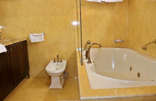 Kumasi Hotel | The Village Courtyard Hotel