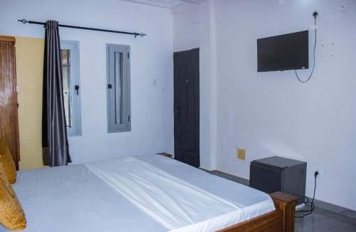 Lome Hotel | Hotel Mboloani