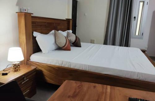 Lome Hotel | Hotel Mboloani