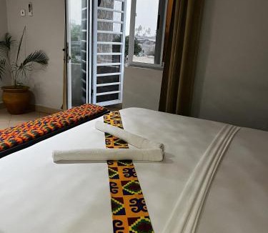 Elmina House | Afiki