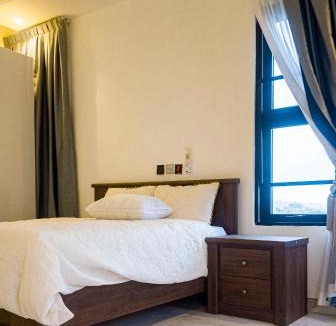Aburi Apartment | Luxury Bedroom Suites in Aburi with Pool & Jacuzzi