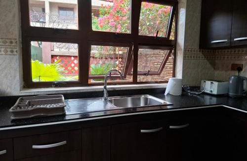 Atimpoku Cabin | Santa Monica Home Lodge
