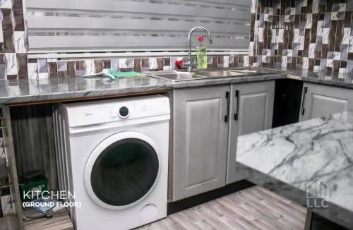 Kumasi Villa | llc APARTMENT
