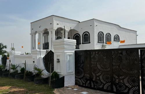 Sunyani House | Miky Hillside Lodge
