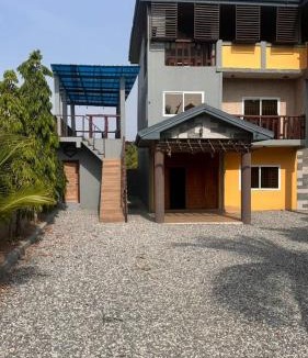 Kokrobite House | Private Home with Access to Beach Front -Krokrobite