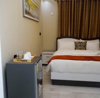 Kweiman Villa | Royal Luxe 2BR with smart lock, Fast WiFi & secure parking in Oyarifa, Accra