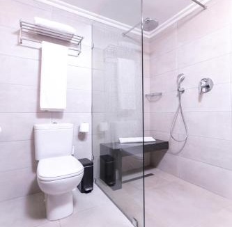 Dzorwulu Hotel | The African Regent Hotel