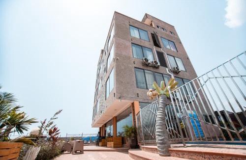 Sakumono Hotel | Plus 33 Hotel