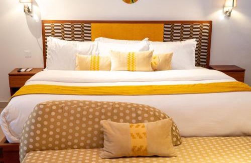 Teshie Hotel | Château NaNa Willine