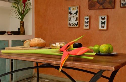 Lome Hotel | La Maison Bleue Lome