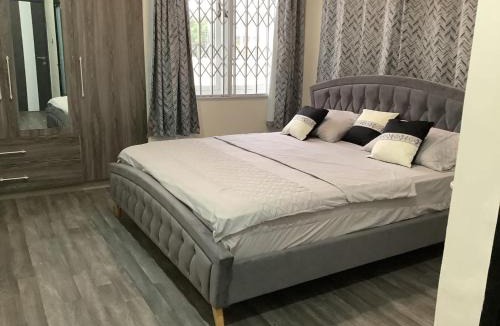 Nungua Apartment | Fine Boy Villa, Luxe Two-Bedroom Apartments in Tema Community 25