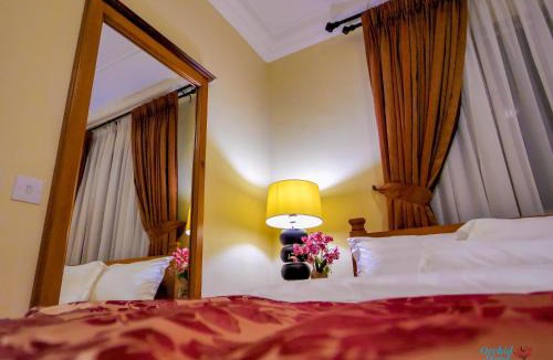 Accra Hotel | Oak Plaza Hotel East Legon