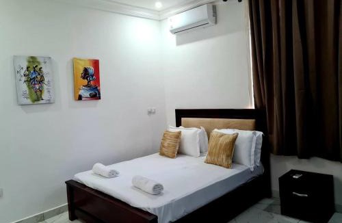 Adenta Apartment | Gorgeous Quiet & Comfy-Close to Highway-Parking