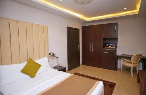 Accra Hotel | The Cabin Hotel