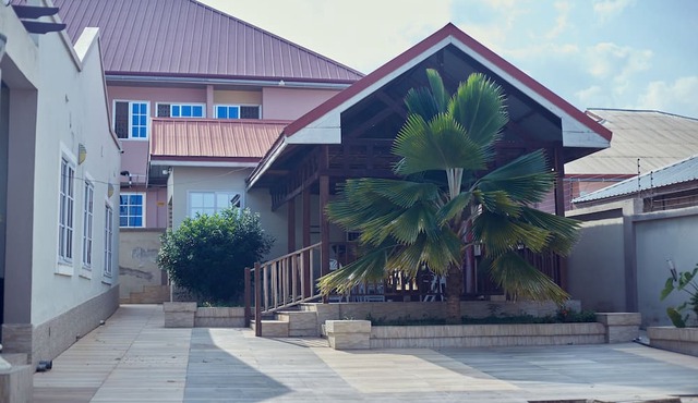 9 ROSES HOTEL