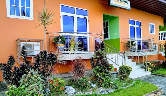 Renajoe Exclusive Centre