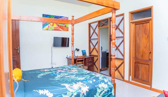 Art and Leisure-EB Hotel in Sekondi-Takoradi